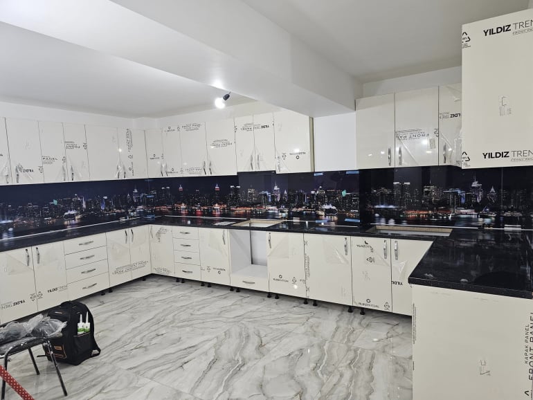 montaj sticla printata in Bucuresti